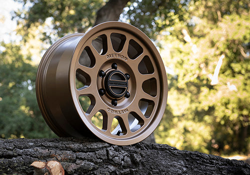 (5) BRONCO 17" X 8.5" METHOD WHEEL + CENTER CAP - BRONZE