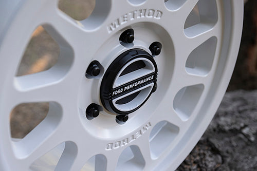 (5) BRONCO 17" X 8.5" METHOD WHEEL + CENTER CAP WHITE